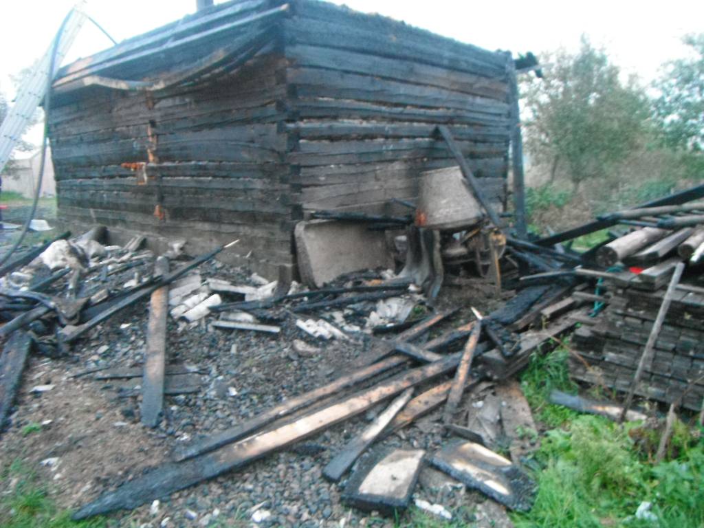 В деревне Емельянов Мост горела баня