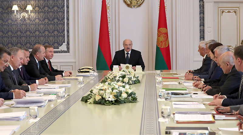 Александр Лукашенко провел совещание по актуальным вопросам социально-экономического развития