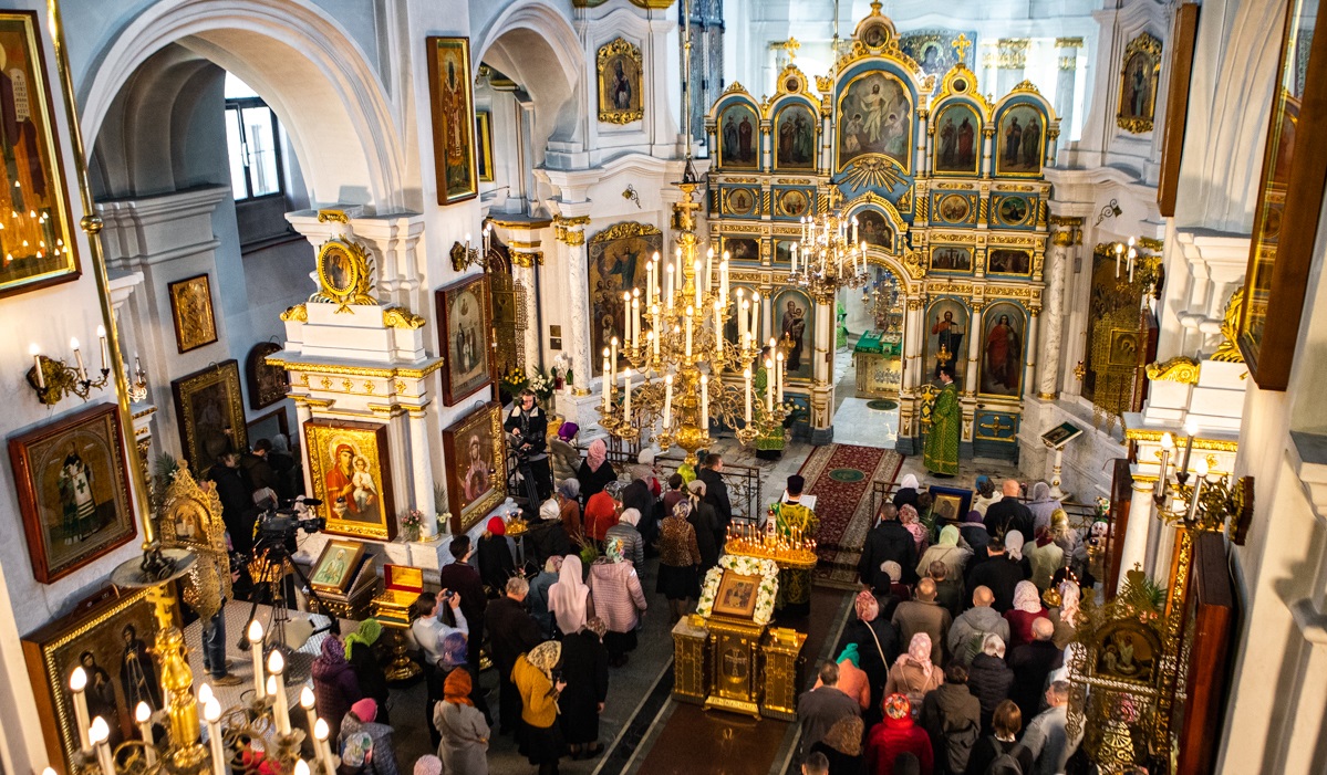 Белтелерадиокомпания в преддверии православной Пасхи проводит прямые трансляции богослужений для христиан
