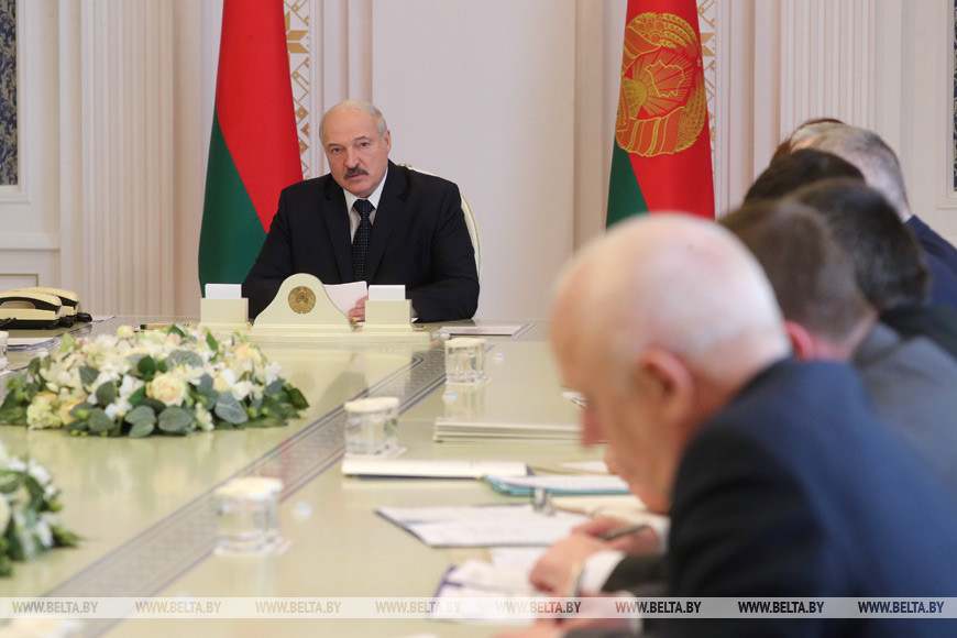 Лукашенко дал поручение создать серьёзный запас нефти и топлива на непредвиденные случаи