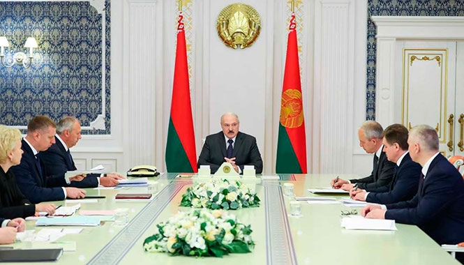 Лукашенко: Поддерживать будем тех граждан, которые сегодня в этом нуждаются