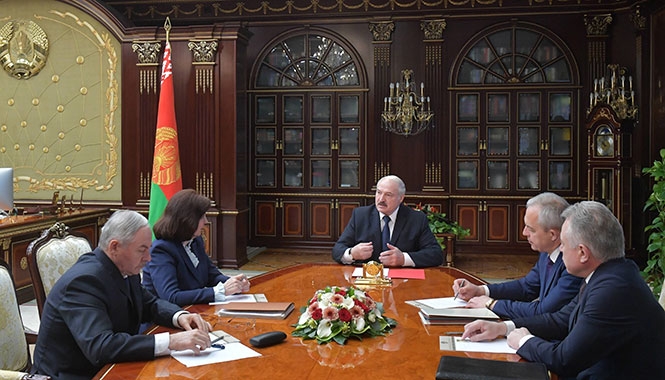 Лукашенко: мы сдаем экзамен народу, и не только я