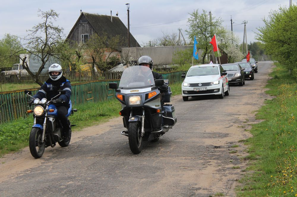 Сегодня в Бобруйском районе прошел ежегодный молодежный автомотопробег (фото+видео)