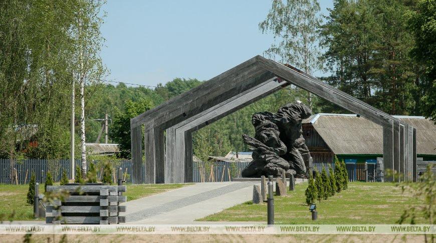 Лукашенко принял участие в открытии мемориального комплекса памяти сожженных деревень Могилевской области