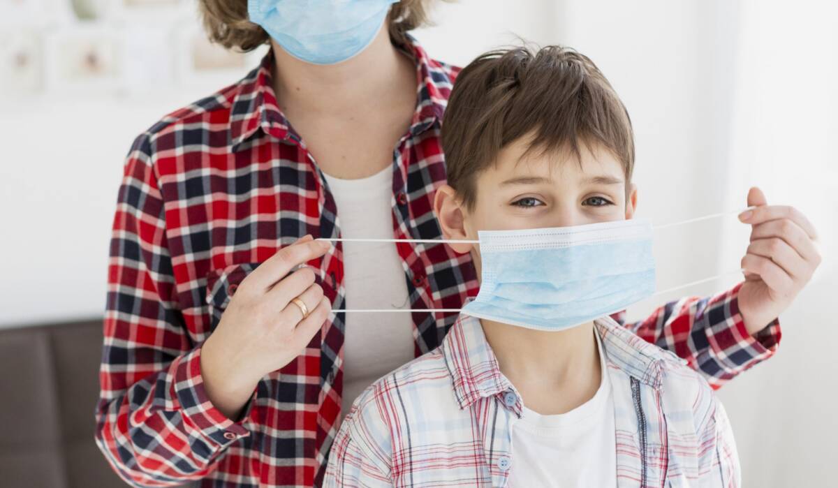 ВОЗ и ЮНИСЕФ рекомендовали детям с 12 лет носить маски в связи с пандемией