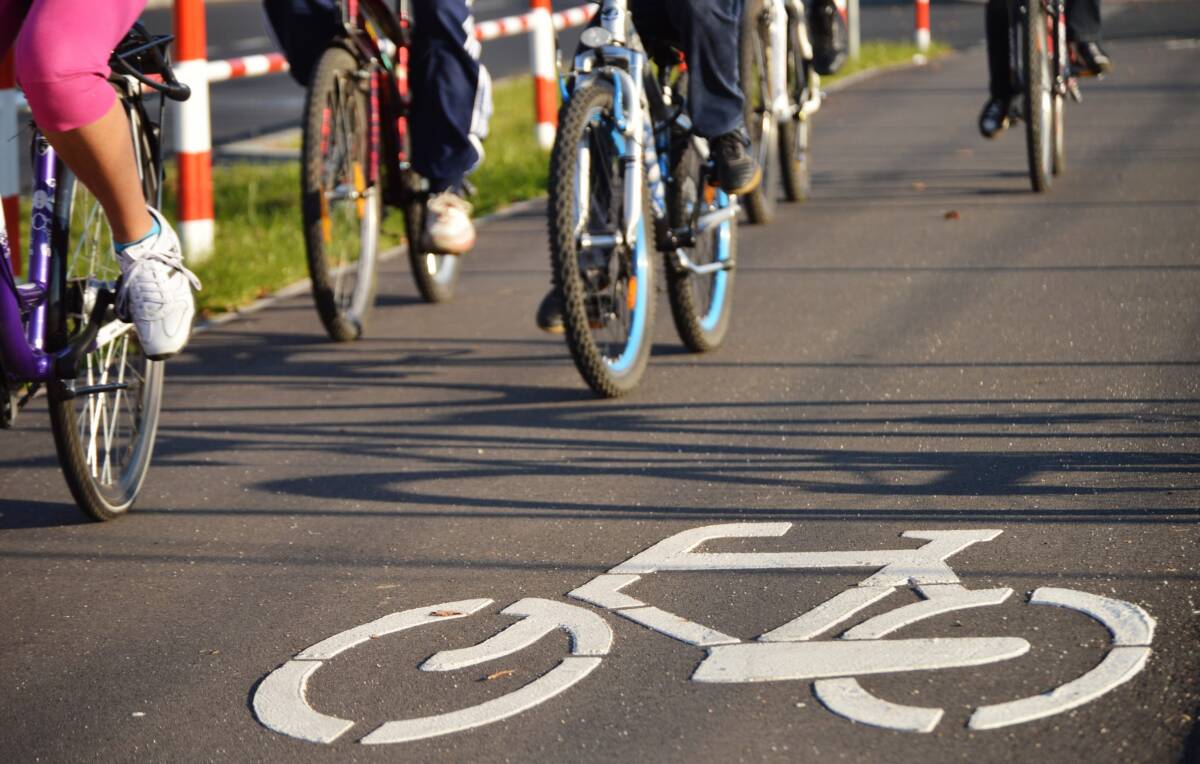 Велосипедисты и дорога: важно проявлять осторожность