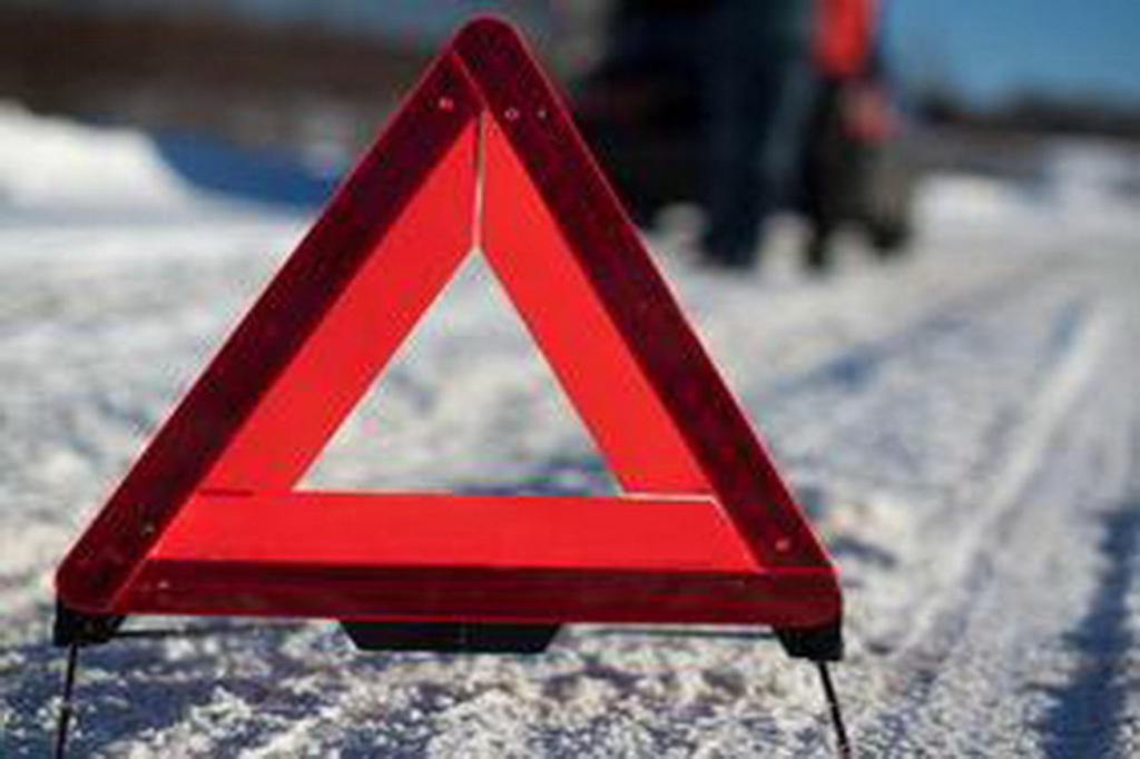Первый снегопад на Бобруйщине: развороты, заносы, аварии