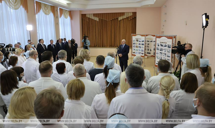 Лукашенко посетил Могилевскую областную клиническую больницу