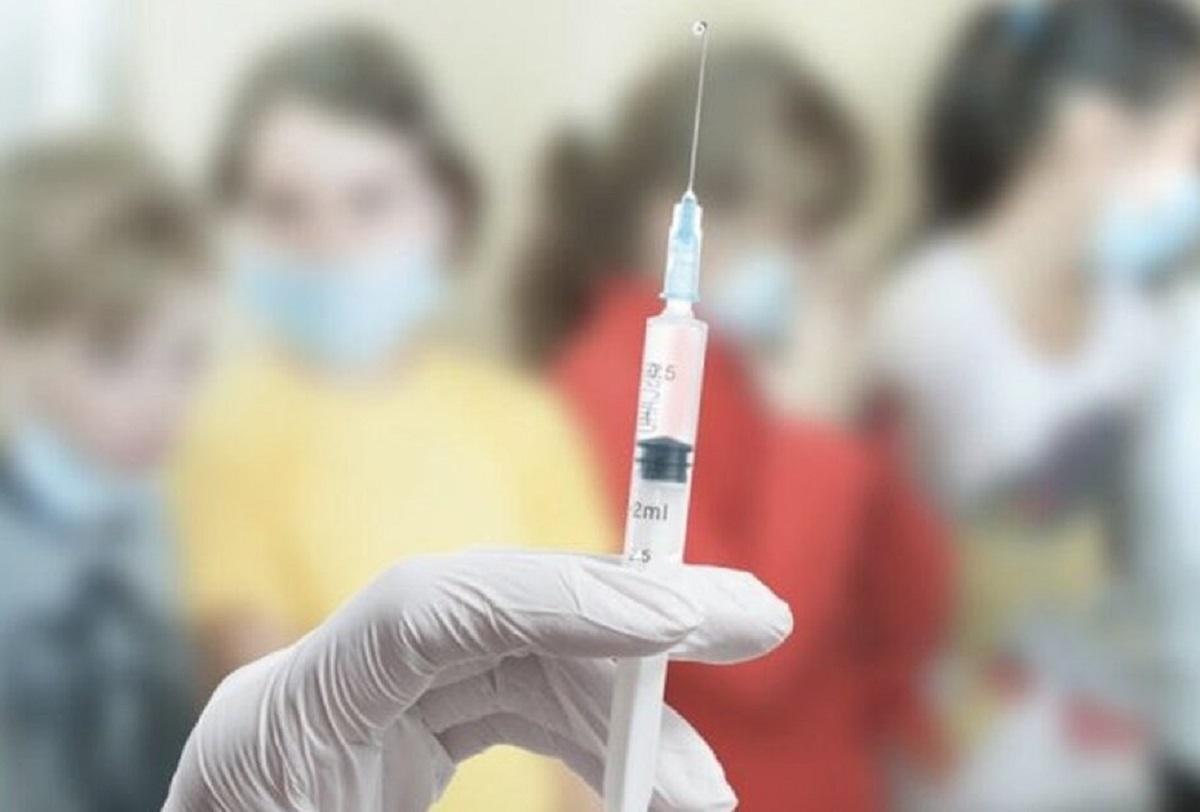 Вакцины от COVID-19 детям пока не делают – главврач детской инфекционной больницы