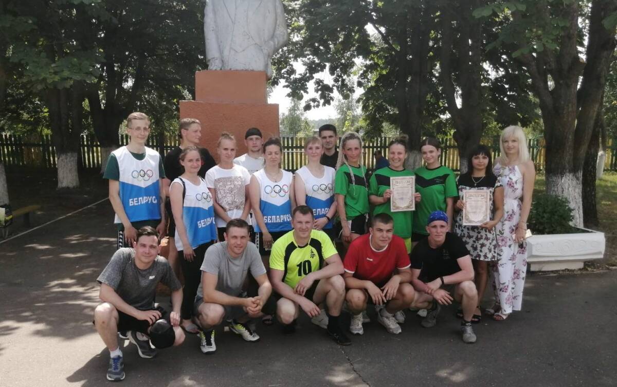 Волейбольный турнир среди работающей молодежи прошел на стадионе Ленинского УПК