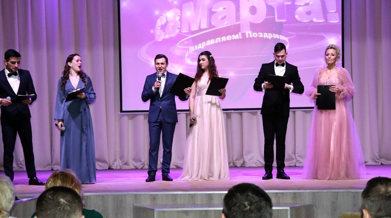 Представительницы прекрасной половины, работающие в Бобруйском районе, принимали поздравления с 8 Марта