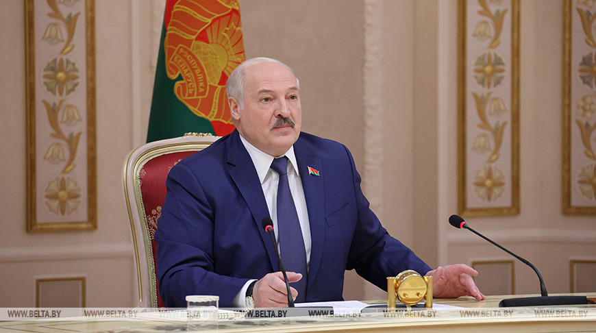 Лукашенко: такие на Западе партнеры – пока на колени не поставят, будут дожимать
