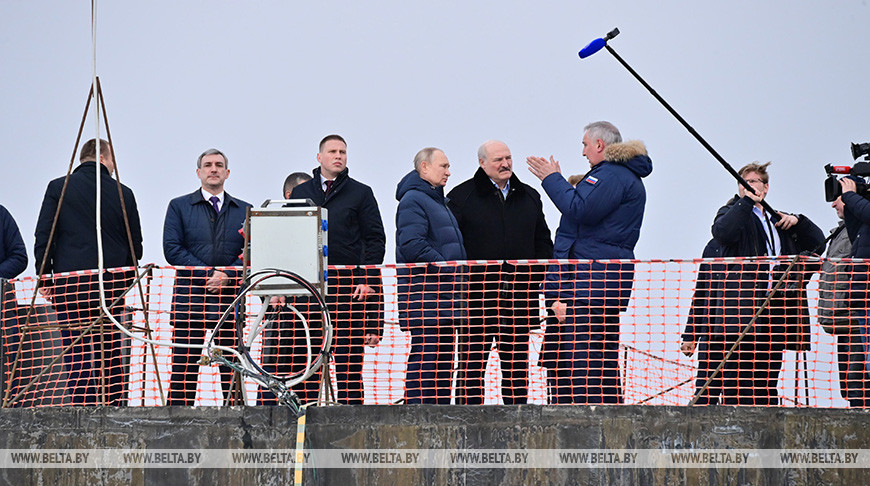 Лукашенко и Путин проводят переговоры на космодроме Восточный