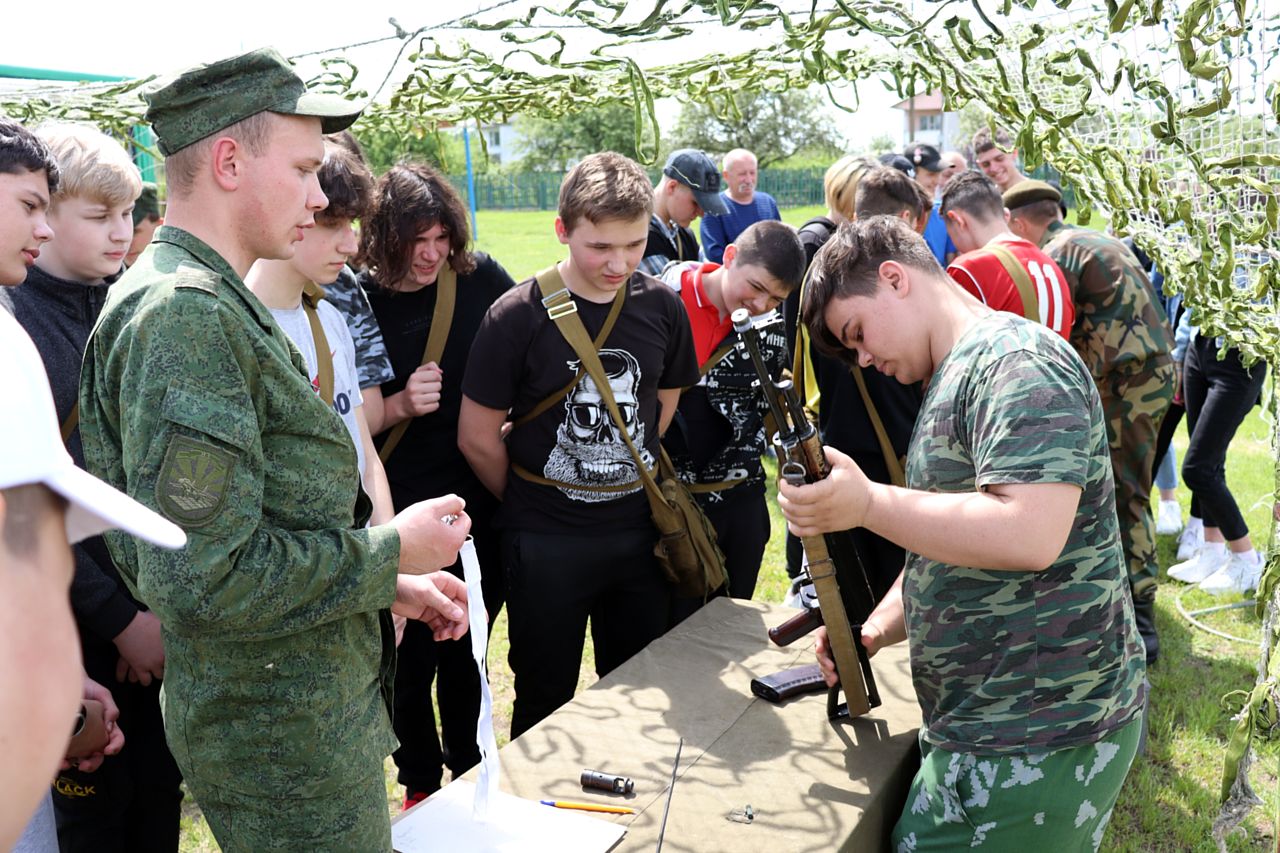 На базе Химовского УПК прошли военно-полевые сборы с участием будущих призывников