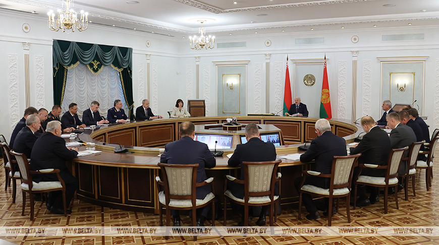 Лукашенко: вопрос успешной уборочной кампании для Беларуси – стратегический
