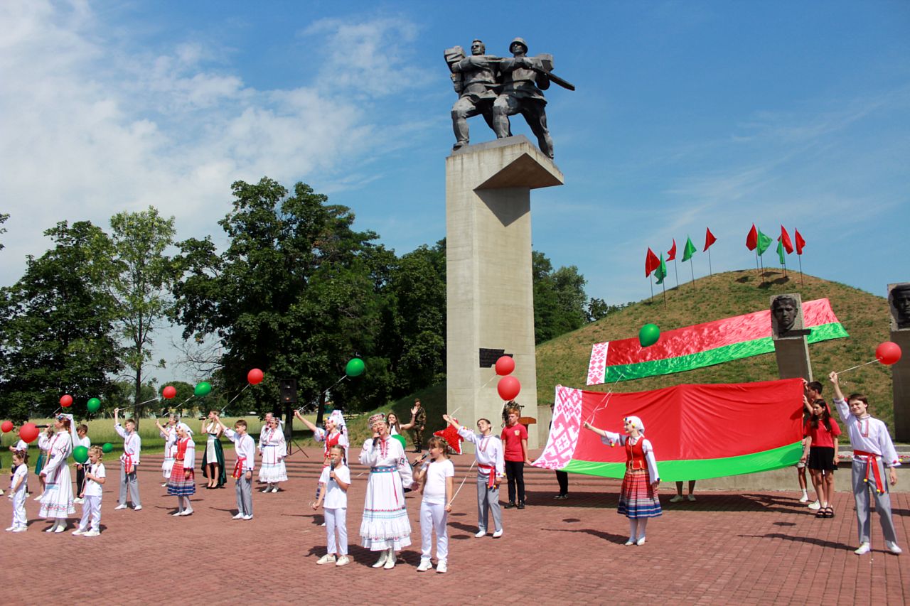 Бобруйщина отмечает главный государственный праздник (+видео)