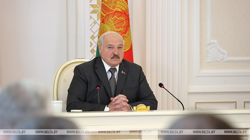 Лукашенко: потеря зерна на полях будет расцениваться по меньшей мере как экономическая диверсия