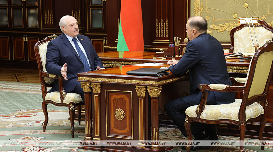 Лукашенко потребовал подготовить “абсолютно откровенную” Концепцию нацбезопасности