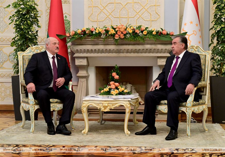 Почему визит Лукашенко в Душанбе — пример для СНГ и что увезли оттуда члены делегации? Подробности с правительственного борта