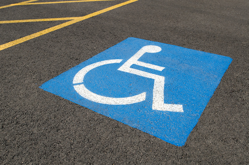 Кто и как определяет необходимое количество парковочных мест для инвалидов?