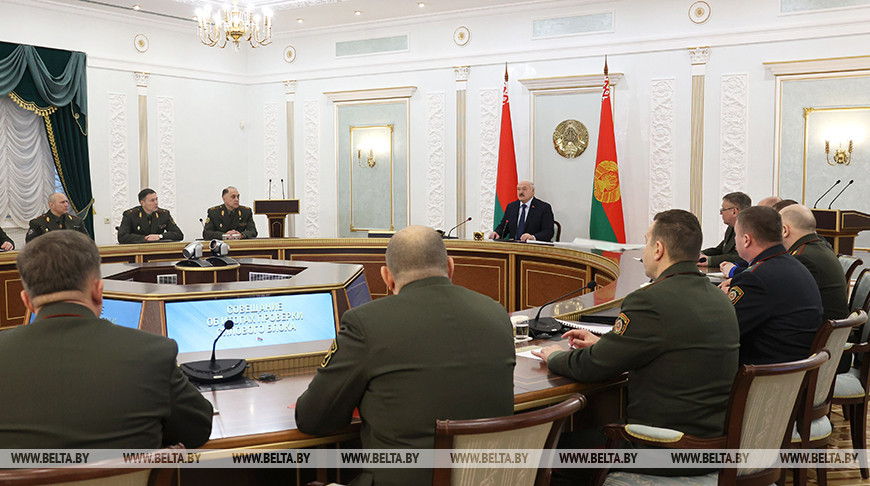 “Хочешь мира — готовься к войне”. Лукашенко ответил на кривотолки о военных маневрах в Беларуси