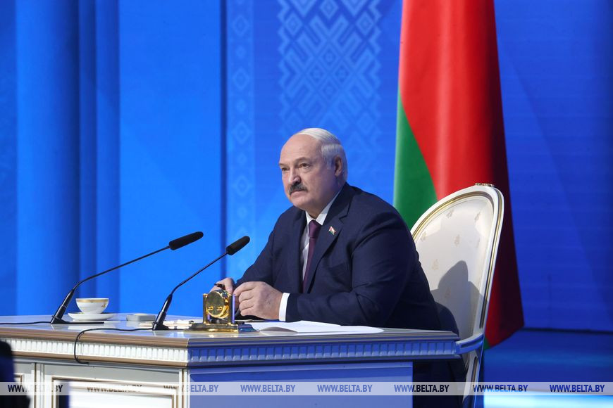 Лукашенко: Беларусь не проиграет информационную войну
