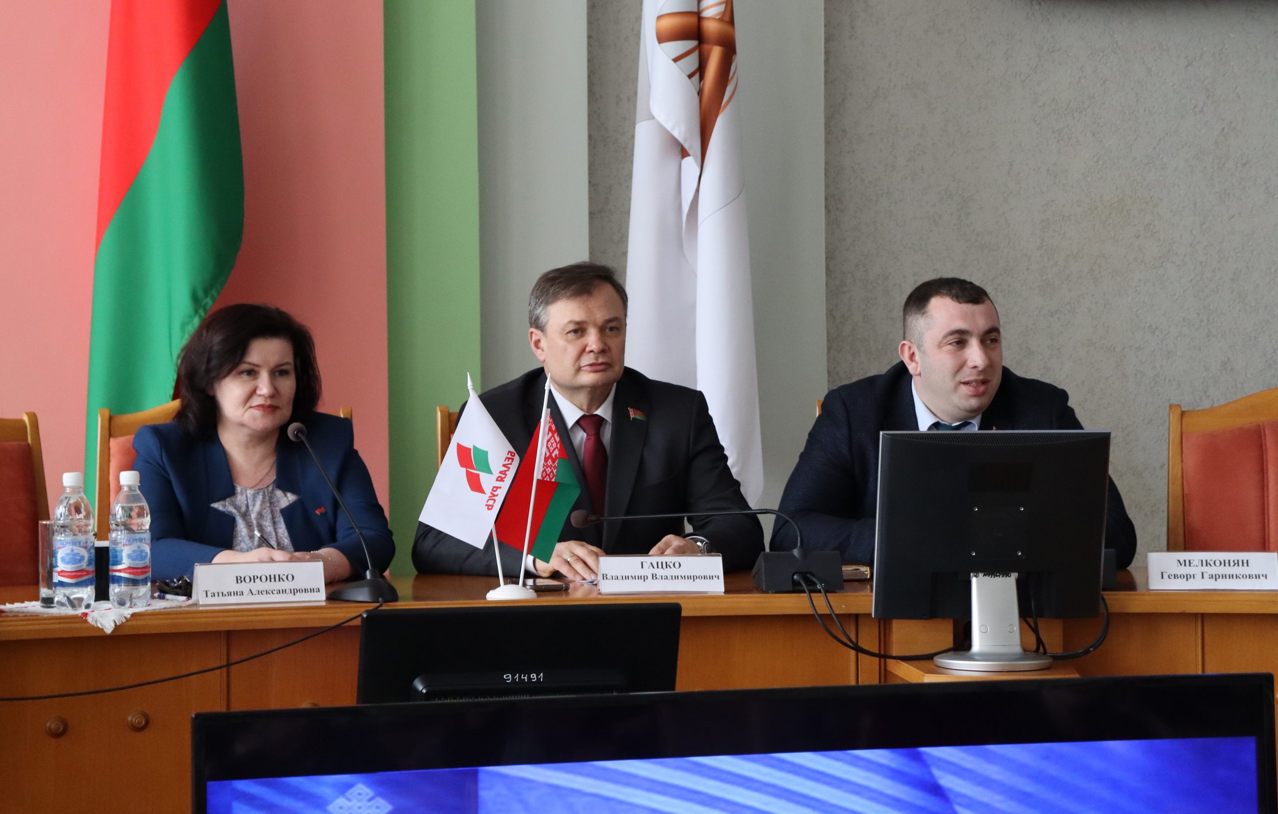 Партийное строительство и проект программы белорусской партии «Белая Русь» обсудили в рамках диалоговой площадки в райисполкоме