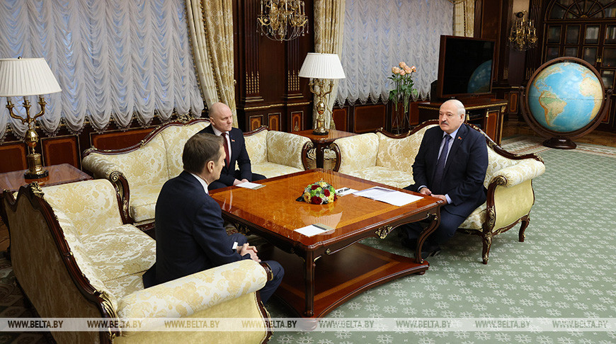 Лукашенко на встрече с Нарышкиным: угрозы очень серьезные, порой невероятные