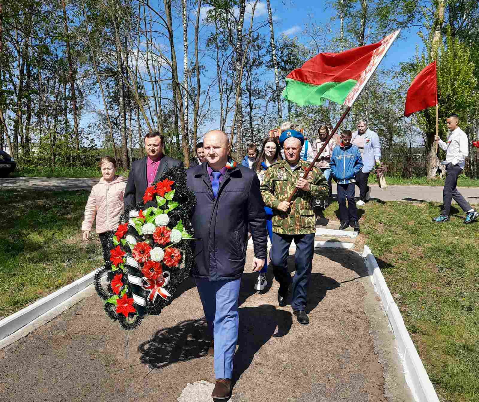 Помнить подвиг воинов-освободителей: в Вишневке отметили годовщину Великой Победы