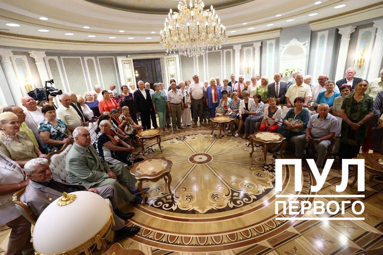 Боевые и молоды душой! Дворец Независимости сегодня принимал членов ветеранской организации Бобруйского района (+видео)