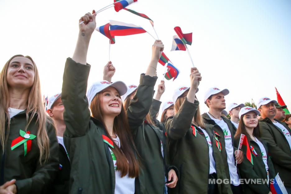 Международный молодежный военно-патриотический проект «Дорогами памяти и славы» стартовал на Буйничском поле. 23 июня он прибудет на Бобруйщину