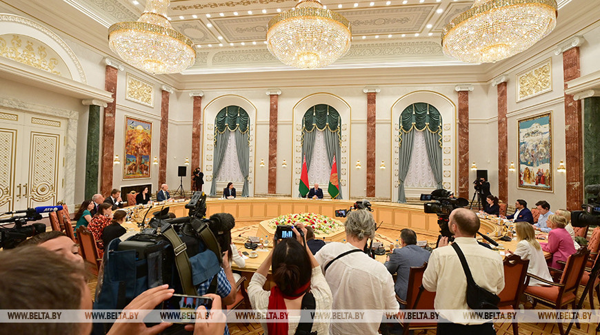 Лукашенко: переход к многополярности уже не остановить ни мирным, ни военным образом