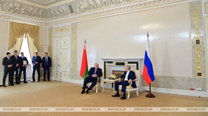 Встреча с Путиным, жаркий селектор, прокурорский отчет и портовая логистика. Итоги мощной недели Президента