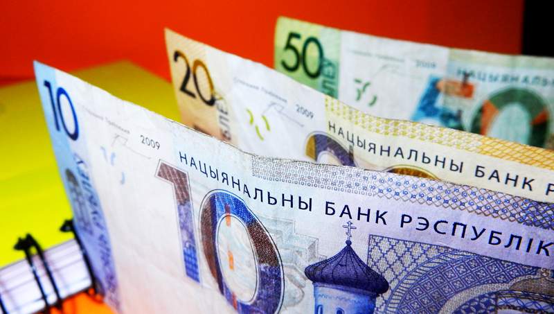 Банки смогут требовать от белорусов вернуть кредиты досрочно, но не смогут повышать проценты