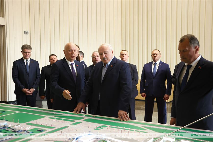 Лукашенко требует развивать Национальный аэропорт Минск с учетом перспективы