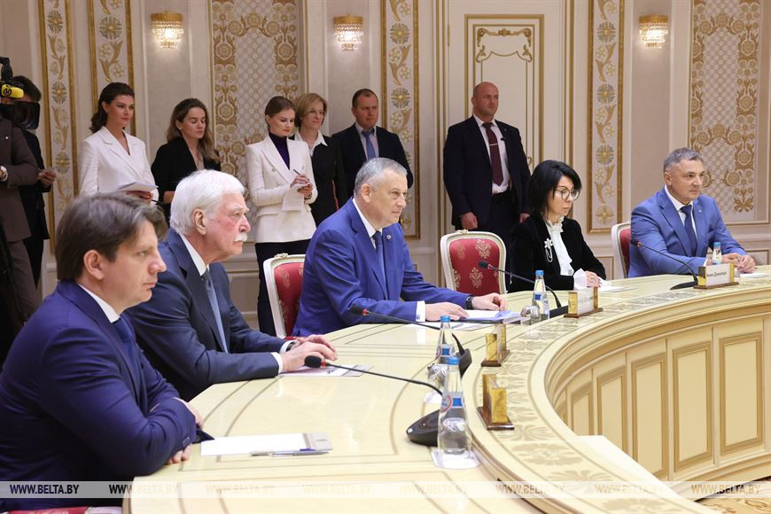 Самолеты и железная дорога. Лукашенко и Путин обсудили реализацию двух больших проектов