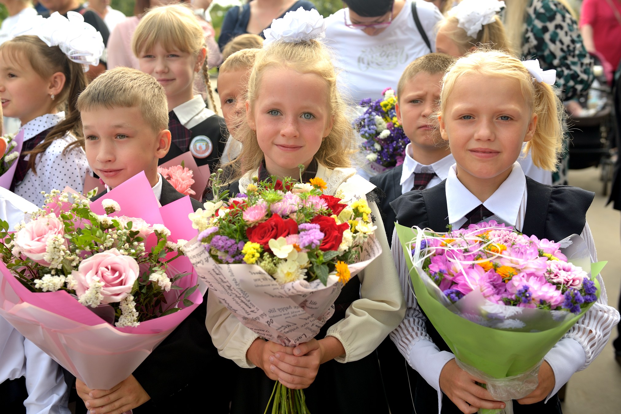 В День знаний во всех школах Бобруйского района прошли торжественные линейки (наш большой фоторепортаж)