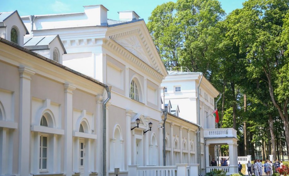 Бальные танцы, исторические костюмы и классическая музыка – дворец в Жиличах приглашает на «Вераснёўскі фэст»