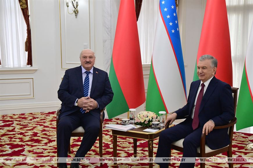 Лукашенко в Бишкеке принимает участие в саммите СНГ
