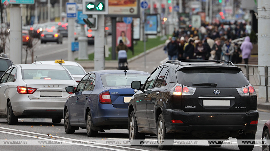 Автовладельцам с 2024 года будут выдавать электронные разрешения на участие в дорожном движении