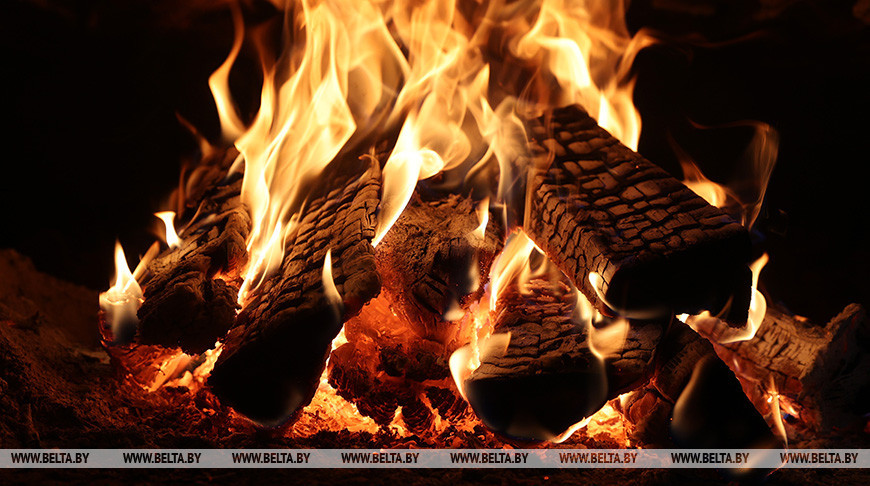 В Бобруйском районе ребенок получил ожоги, разжигая костер