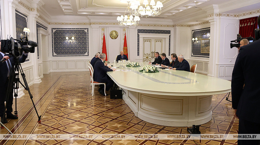 “Чтобы не было торможения”. Лукашенко поставил задачи по итогам зарубежных визитов