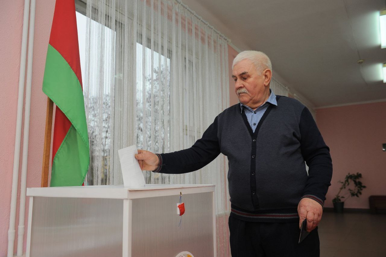 На Осовском участке голосуют за сильную и процветающую Беларусь