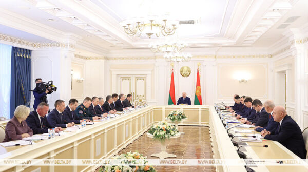 Совершенствование контрольно-надзорной деятельности стало темой совещания у Лукашенко