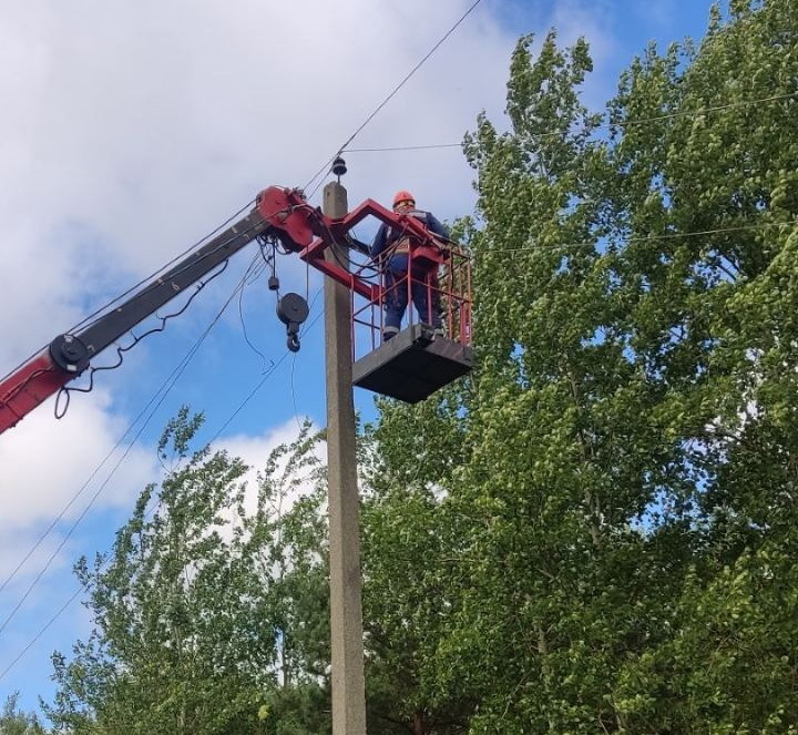 Сельские электросети восстанавливают электроснабжение в Бобруйском районе