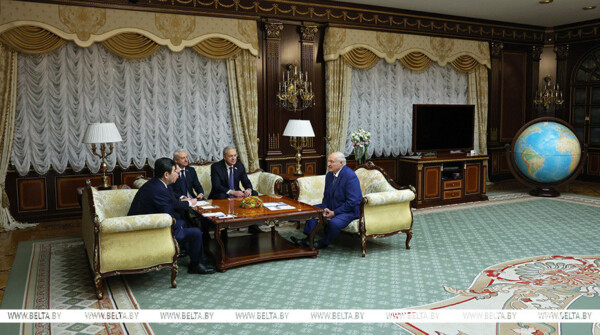 Лукашенко о сотрудничестве с Казахстаном: давайте в этом бешеном мире не потеряем друг друга 