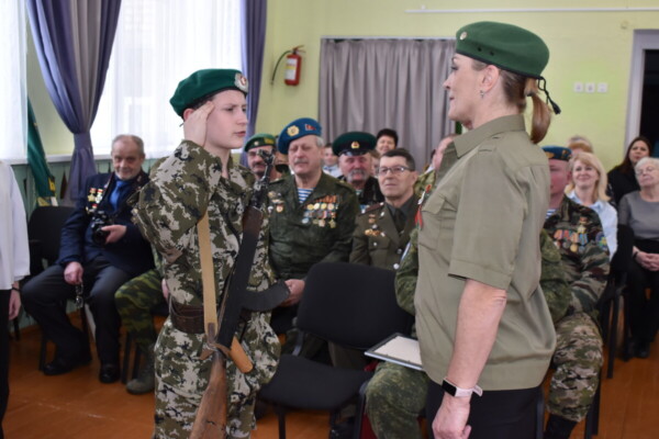 Мужество, честь и патриотизм. В Каменской школе-интернате отметили День защитников Отечества