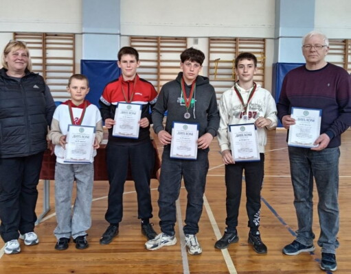 В областных соревнованиях по настольному теннису приняли учащиеся Каменской школы