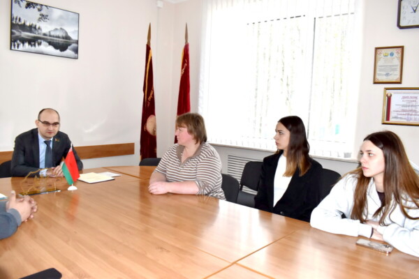 Парламентарий Антон Каранкевич обсудил с тружениками СПК «Гигант» ключевые вопросы развития