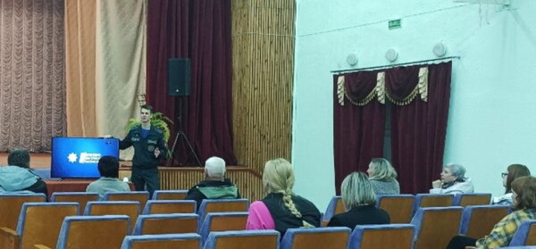 Жителям Осово на сельском сходе напоминали о пожарной безопасности